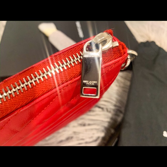 Saint Laurent Red Quilted Clutch Wrislet - Picture 5 of 8